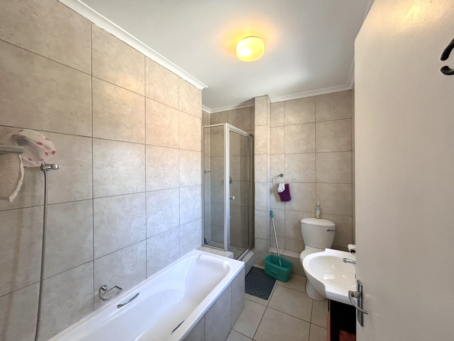 To Let 1 Bedroom Property for Rent in Van Riebeeckstrand Western Cape